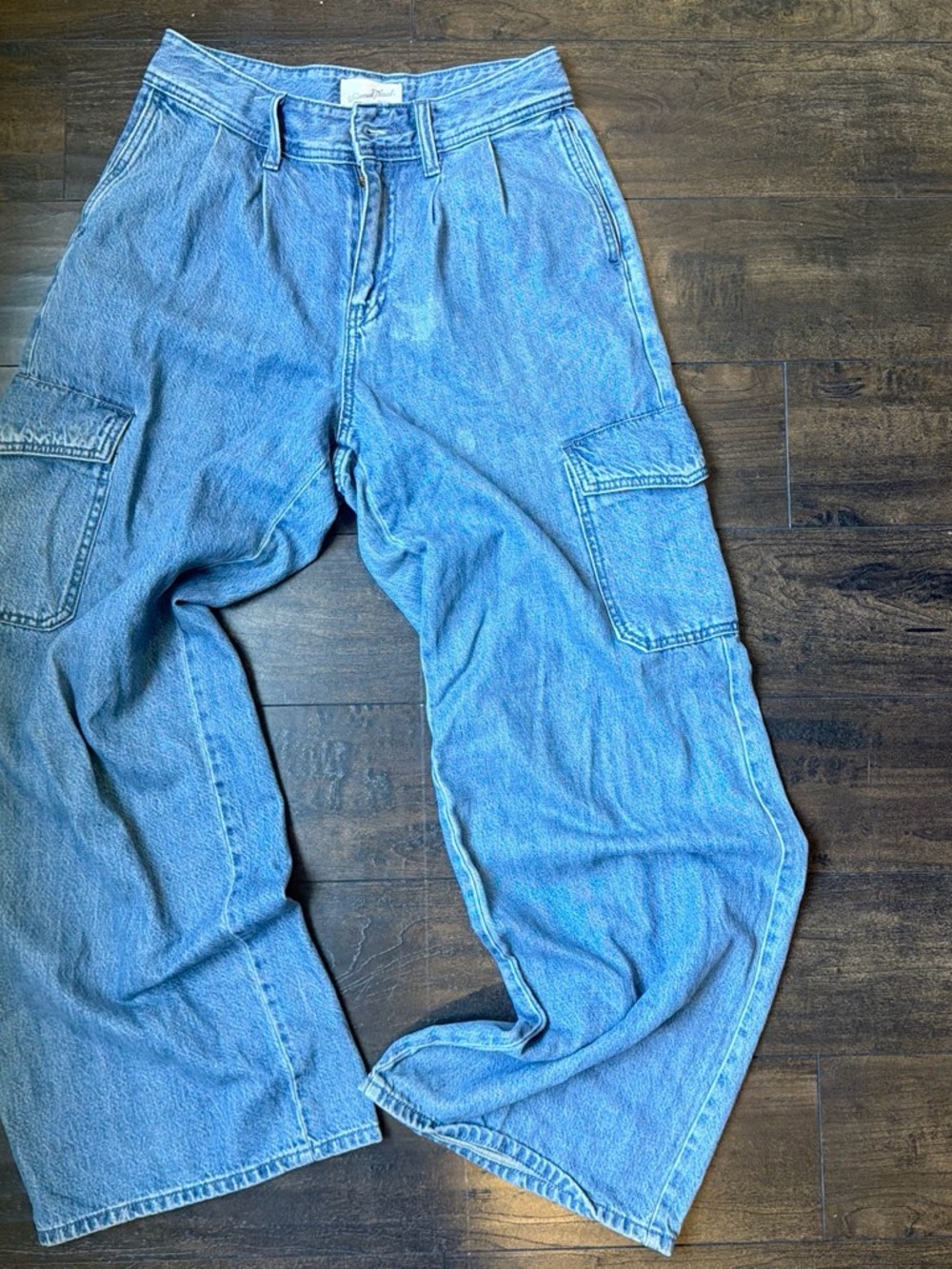 Universal Thread Women’s Straight Leg Cargo Jeans — Light Blue Denim